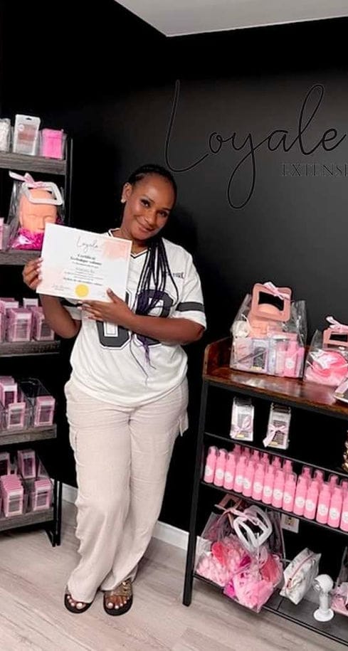 Irène Amisi — diplômée Loyale Extension