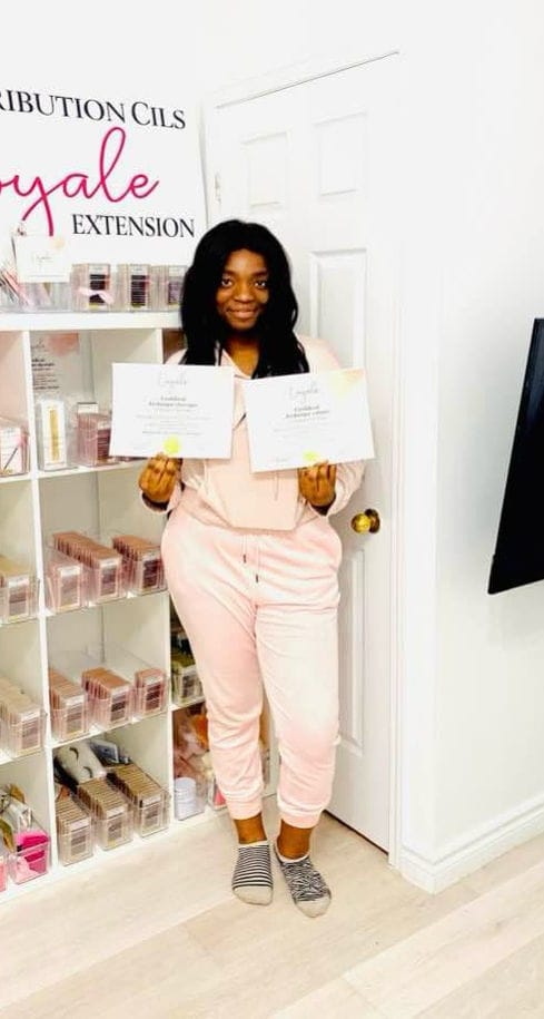 Manuella Mukonkole — diplômée Loyale Extension