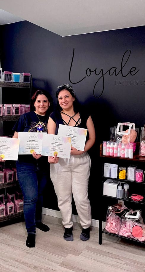 Nathaly Beltran et Claudia Sorana — diplômées Loyale Extension